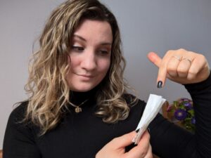 Zervixschleim kannst du nach dem Abwischen am Toilettenpapier finden